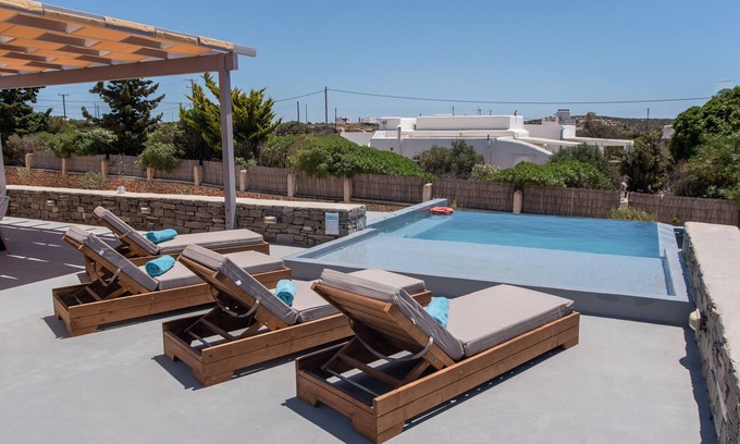 Kampos Villa | Guest Rated: Villa 'Blue Bell Resort Sunset' with Private Pool