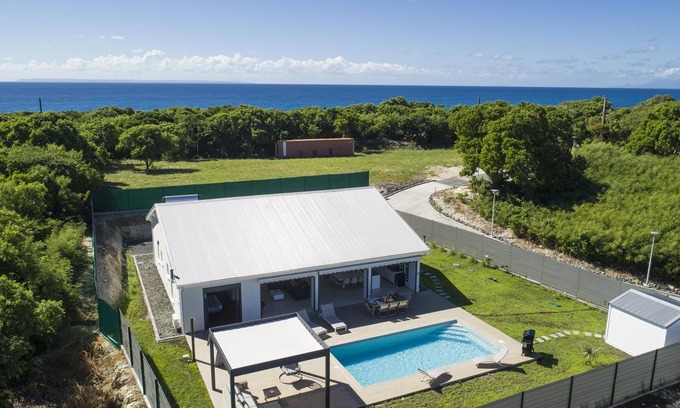 Saint-Francois Villa | Villa Blue Lagoon - Relaxing Retreat with Spa & Family Perks