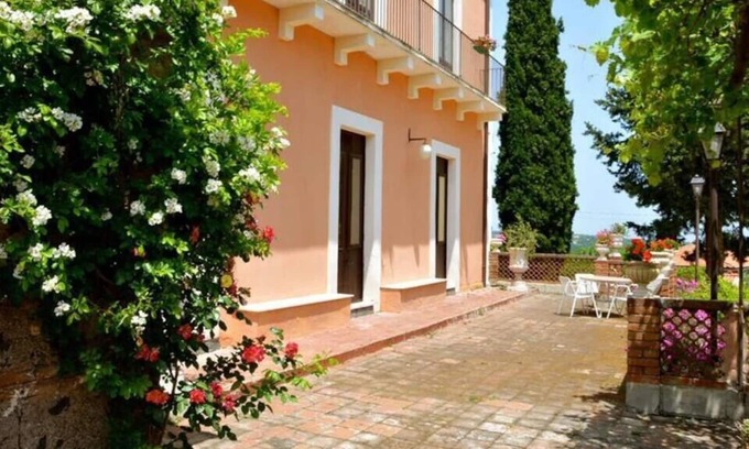 Viagrande House | Discover Villa Bonaccorso: A Nature-Inspired Retreat