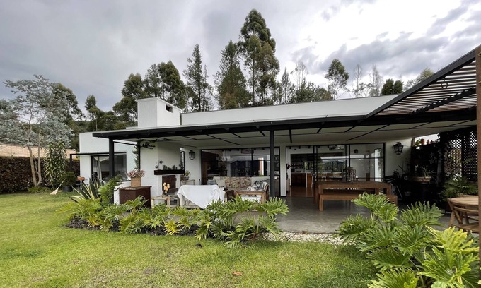 Retiro Villa | Villa Bosques de Lorena Un Lujo En Un Lugar Único