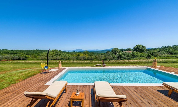 Melnica Villa | Villa Brajde: Family-Friendly Retreat with Breakfast Included