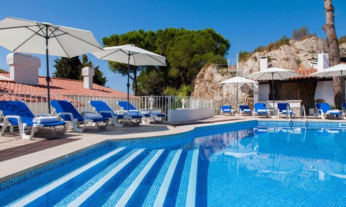 Santana Villa | Discover Villa Branca do Castelo: 4-Star Oceanfront Escape