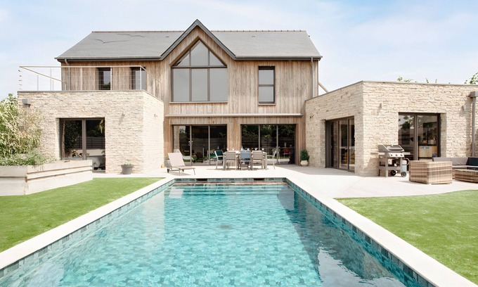 Saint-Cast-le-Guildo Villa | Villa 'Breizh'ome' with Private Pool, Private Terrace and Wi-Fi