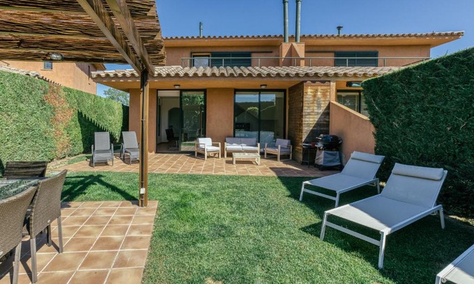 Navata Villa | Villa Brenda: Top-Rated Resort with Pool & Family Amenities