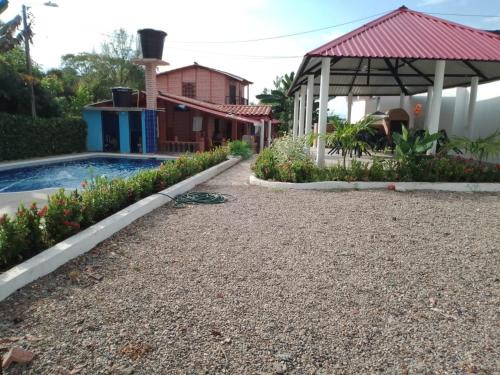 Ricaurte Villa | Villa Bruselas: Guest Rated 8.9, Pet-Friendly Retreat
