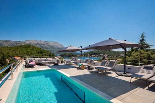 Cove Tri Zala (Zrnovo) Villa | Elegant Villa Buddha Bay: Oceanfront Bliss & 9.9/10 Rating