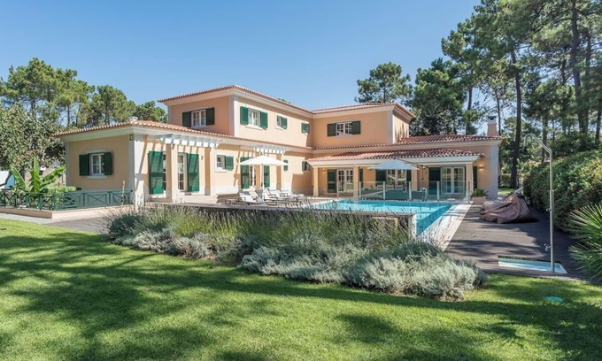 Charneca de Caparica e Sobreda Villa | Villa Buganvilia III - Relaxing Retreat with Private Pool