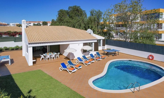 Areias de Sao Joao Villa | Relaxing Villa Buganvillea with Private Pool & Kitchen