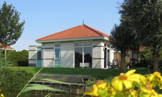 Andijk House | Relaxing Retreat with Sauna, Whirlpool & Pet-Friendly Perks