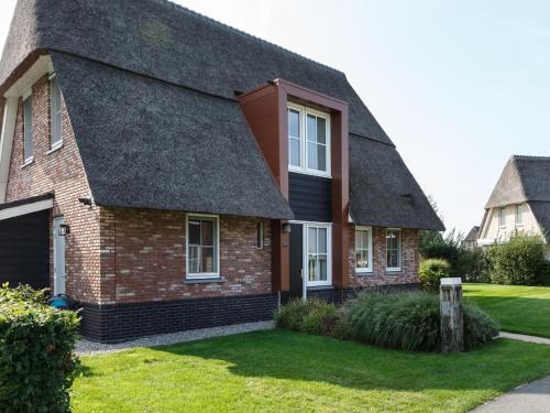 Delfstrahuizen Villa | Elegant Villa with Gas Fireplace, Pet & Child Friendly