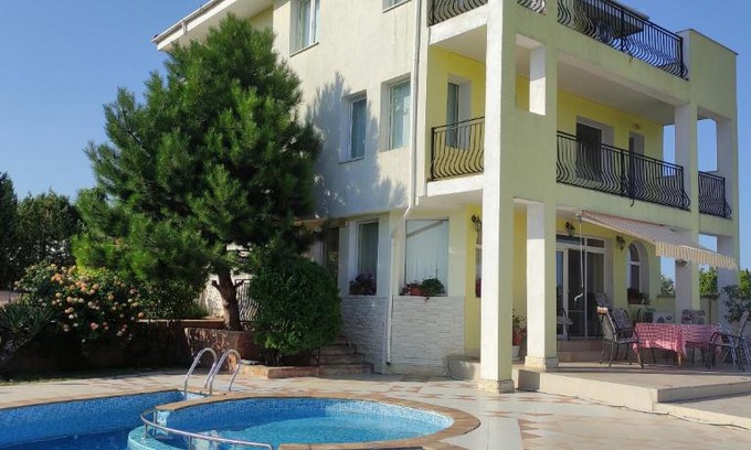 Byala House | Unforgettable Stay at Villa Byala Grape House with Ocean Views