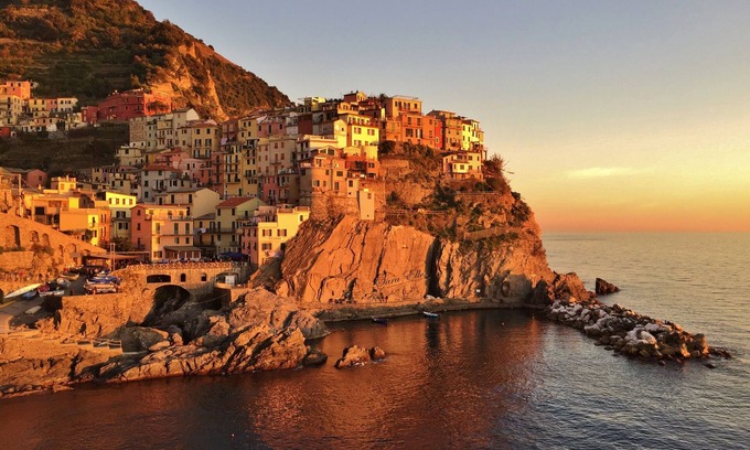 La Spezia Villa | Villa Byron Retreat: Pool, A/C & Free WiFi Near Cinque Terre
