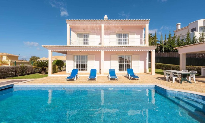 Cerro de Aguia House | Discover Villa Célia: Family-Friendly Getaway with Pool