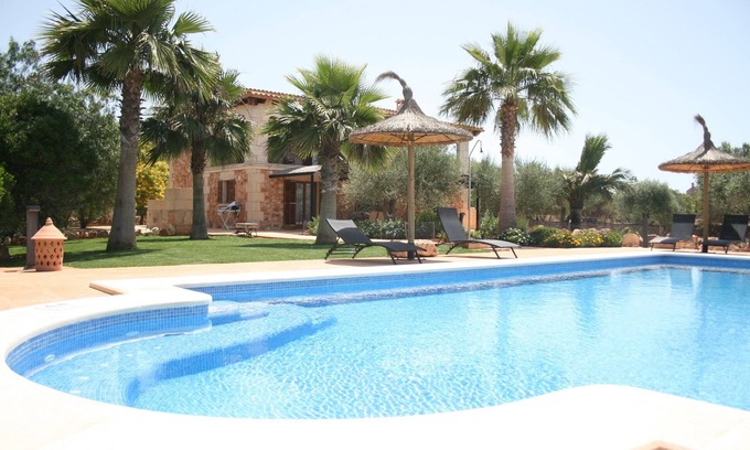 Campos Cottage | Villa Ca na Servera: Ideal Family Getaway with Pool & Ocean View