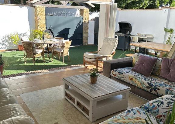 Coin House | Discover Villa Calida: Oceanfront Oasis with Hot Tub