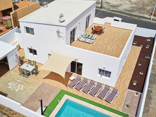 Tarajalejo Villa | Relaxing Villa Calma with Private Jacuzzi & Climatized Pool