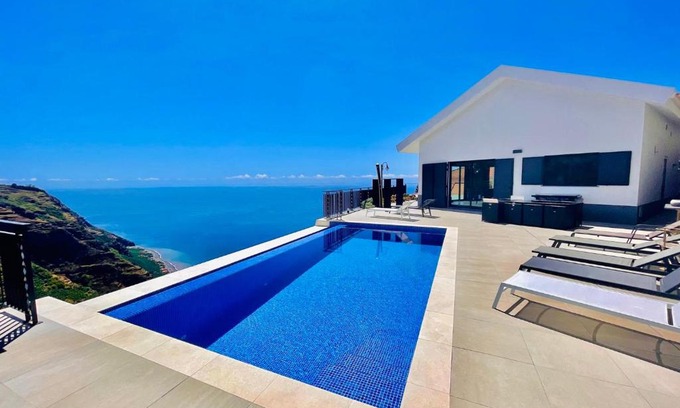 Ponta do Sol House | Villa Camacho xxvii: Family-Friendly Retreat with Pool