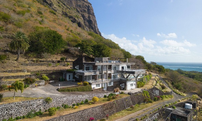 Tamarin Villa | Relaxing Villa Cambier: Oceanfront Retreat with Private Pool