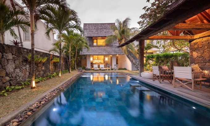 Trou d'Eau Douce Villa | Elegant Villa Cambresi: Oceanfront Escape with Pool