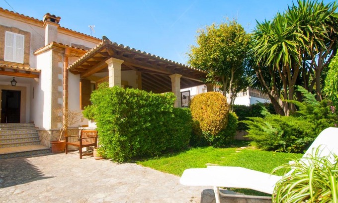 Mal Pas-Bon Aire Villa | Villa Camila: Oceanfront Retreat Near Sant Pere Beach