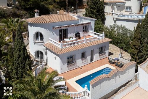 Cumbre del Sol Villa | Villa Camilo by Abahana Villas: 4-Star Gem with Pool & Pets