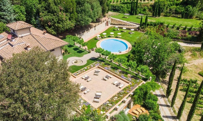 Radda in Chianti Hotel | Discover Villa Campomaggio Resort & SPA: 4-Star Oceanfront Retreat