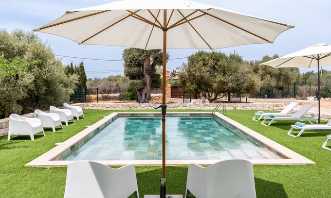 l'Aranjassa Villa | Villa 'Can Bellmunt': Poolside Oasis with Garden & Wi-Fi