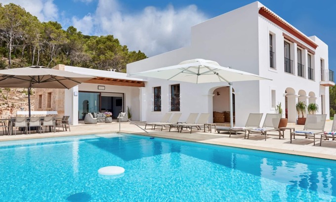 Santa Eulalia del Rio Villa | Discover Villa Can Prats: Ibiza's Oceanfront Gem