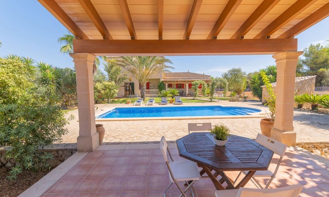Sencelles Villa | Relaxing Villa Can Pep: Private Holiday Home with Pool