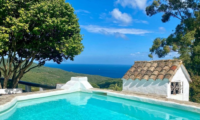 Cabrita House | Villa 'Cantarranas' with Sea View, Private Pool and Wi-Fi