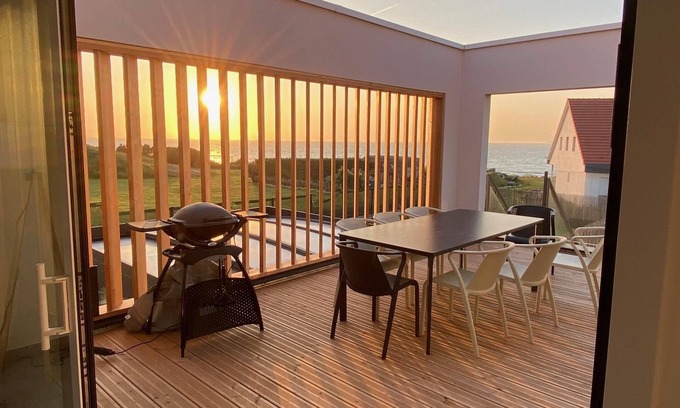 Bleriot-Plage Apartment | Sea View Retreat: Villa Cap Blanc-Nez, Steps from the Beach