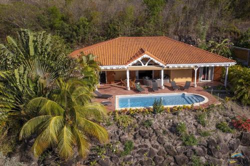 Les Anses-d'Arlets Villa | Villa Cap Sud: Inviting Pool and Ocean View Awaits
