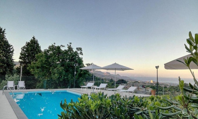 Piedimonte Etneo Villa | Villa Capogrecale - piscina riscaldata
