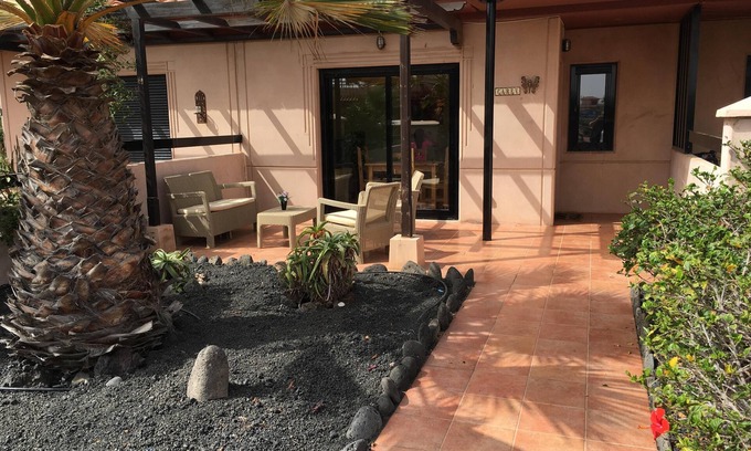 La Oliva House | Cozy Villa Carev with Ocean View & Pool in Majanicho