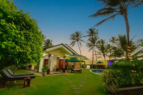 Balapitiya Bed & Breakfast | Perfect Getaway at Villa Carla with Ocean Views & Pool