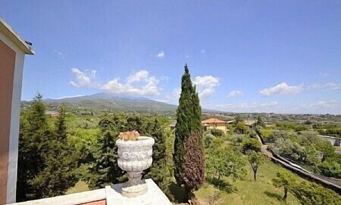 Viagrande House | Villa Carlina C: A Welcoming Escape with Pool & Breakfast