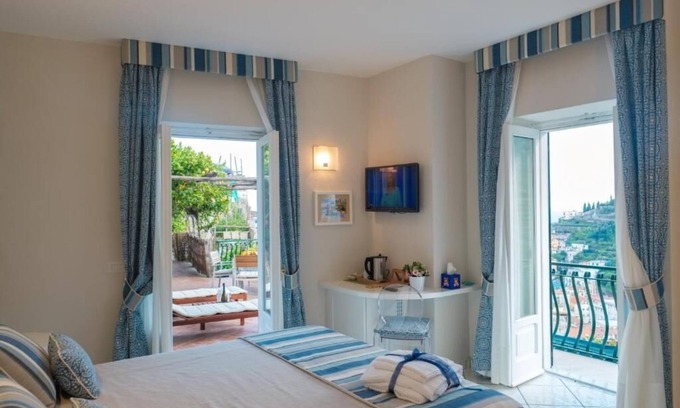 Minori House | Discover Villa Carlotta Minori: Family-Friendly Retreat