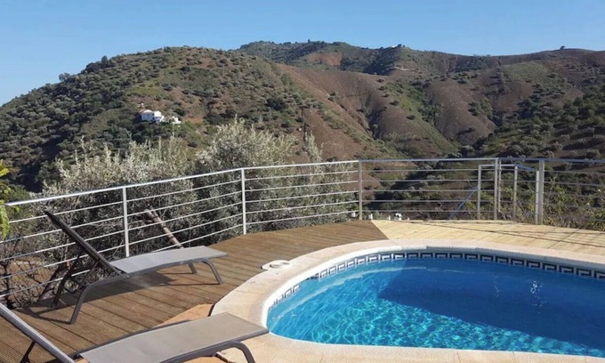Comares Villa | Villa Carolina: Family-Friendly Retreat with Private Pool