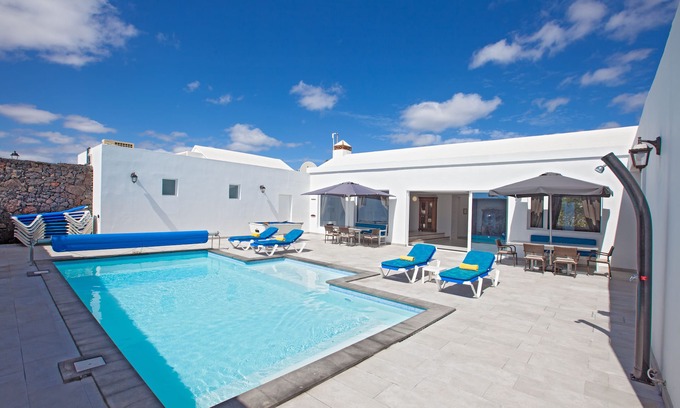Los Mojones Villa | Villa Cartaphilus: 6 Bedrooms with Oceanfront Pool & Spa