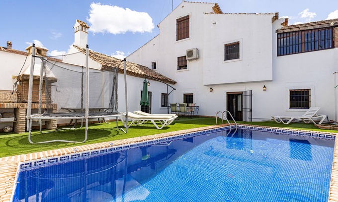 Los Angeles Villa | Relaxing Villa 'Casa Jimena' with Private Pool & Wi-Fi