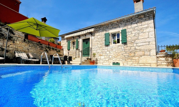 Tinjan Villa | Enchanting Istrian Cottage with Pool & Garden in Croatia