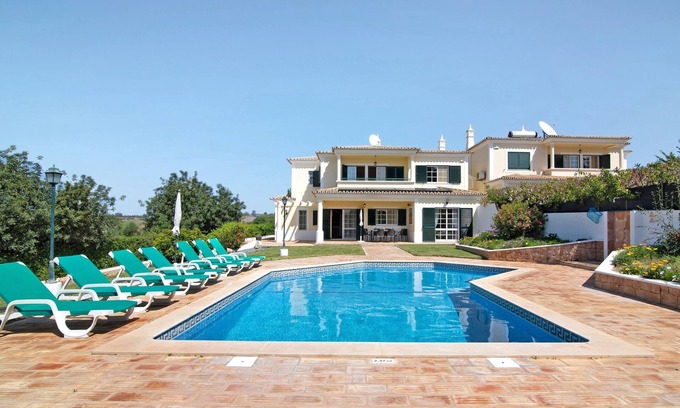 Albufeira Villa | Villa 'Casa dos Avós': Private Pool & Oceanfront Bliss