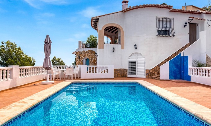 La Font d'en Carros Villa | Villa 'Casa Romero': Oceanfront Retreat with Pool & Wi-Fi