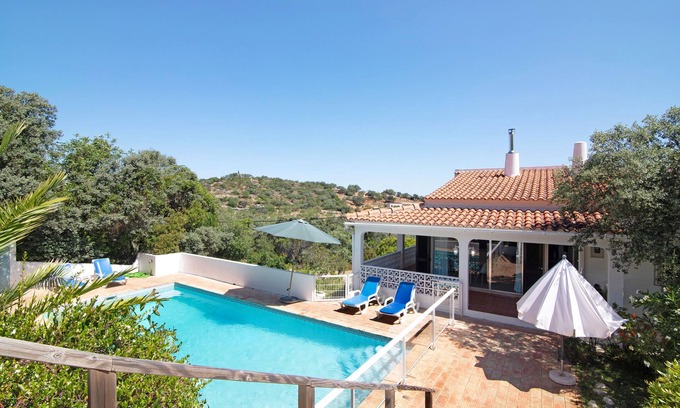 Estoi Villa | Discover Villa 'Casa Kuito': Mountain Views & Private Pool