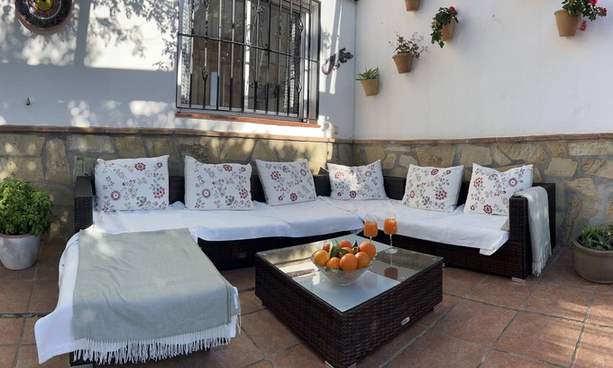 Canillas de Aceituno Villa | Villa Casa Verano: Pool, Terraces & Mountain Views Await