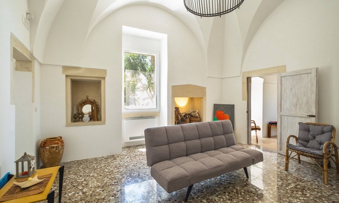 Cutrofiano Villa | Relax at Villa 'Casale Cafazza Country House' with Pool