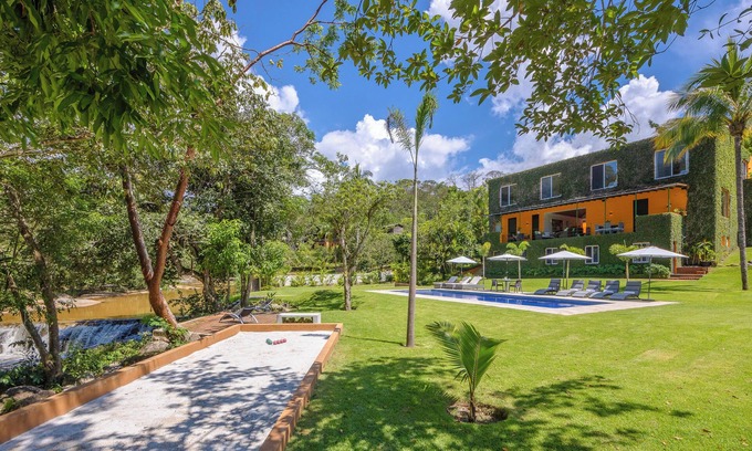South Shore Hotel Area Villa | Discover Indah by Sayan: 4-Star Condo with Ocean Views