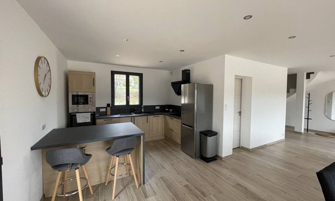 Caseneuve House | Pet-Friendly Villa Caseneuve: Ideal for Family Getaways