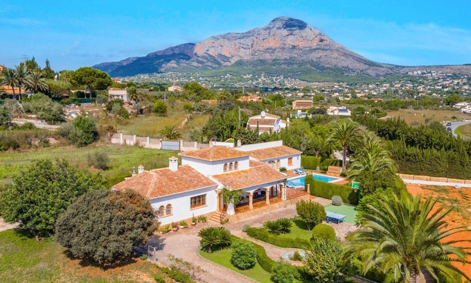 Tarraula Villa | Discover Villa Caseta Pearl: Your Family-Friendly Retreat