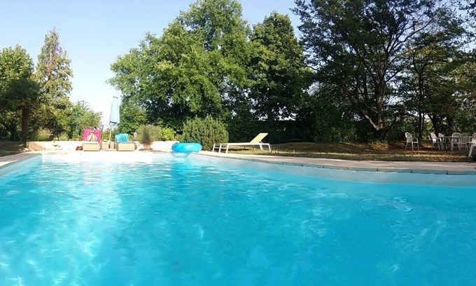 Vancia - Crepieux Cabin | Villa Castel: Independent Apartment with Ocean View & Pool